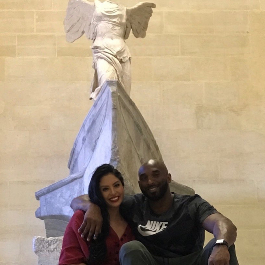 米兰接近签 米兰接近签